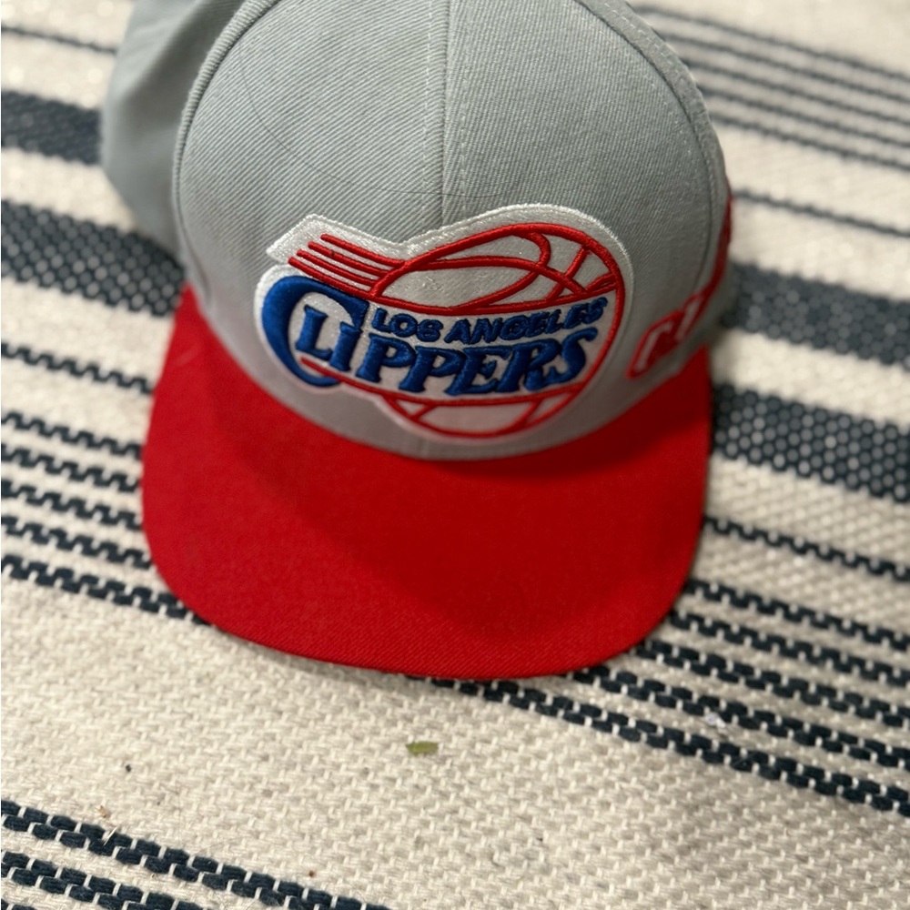 Mitchell & Ness Gray and Red Los Angeles Clippers Hat